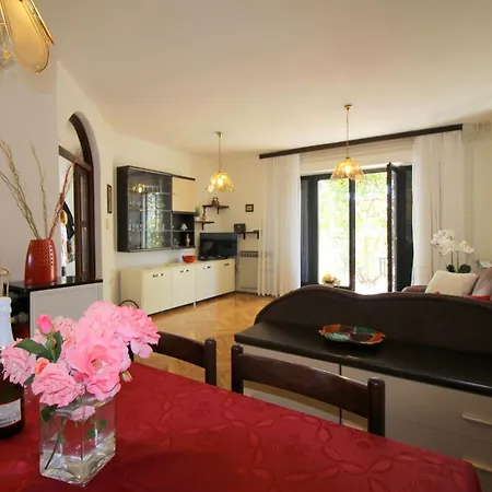 Pinia In Strandnaehe Mit Garten By Interhome Casa vacanze Porec
